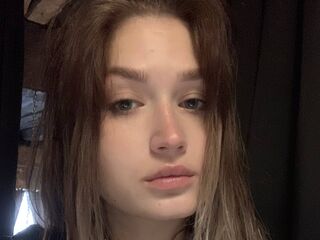 topless webcam girl JulieannGomaz