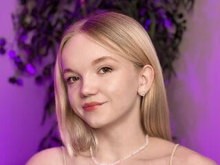 cam girl playing with dildo KateCherwood