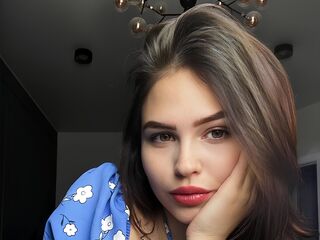 beautiful webcamgirl KateMetika