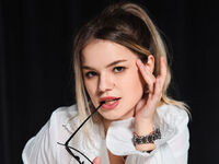 closeup webcam KellyHayden