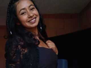 webcam girl LauCardigan