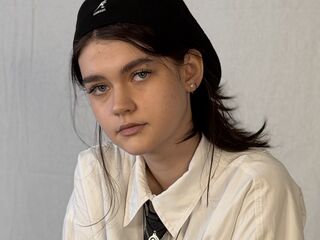 webcam striptease LeannMolineaux