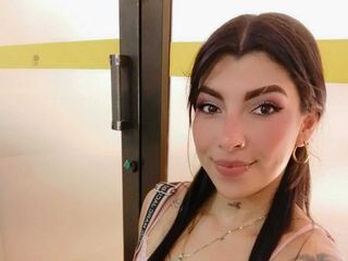 girl chatroom LesslyKity