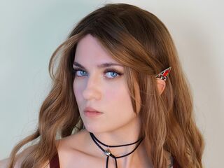 beautiful camgirl LilluCooper