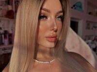 beautiful camgirl LisaLewisa