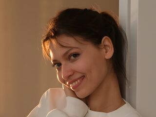 free webcam chat LivelyLaurie
