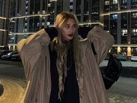 naked cam girl picture LizaKitchin