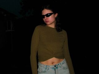 nude gamgirl LolaAspis