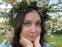 topless webcam girl LolaFreeman