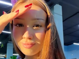 masturbating camgirl LucyAurexia