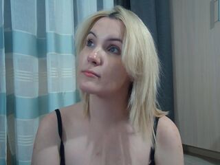 shaved pussy webcam LyndaHuppenbauer
