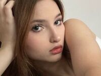 naughty camgirl masturbating MadelynWealer