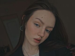 camgirl shaving pussy MariamDarter