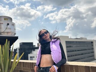 hot cam girl fingering shaved pussy MarianaGrimm