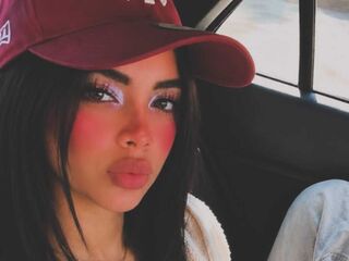 naked cam girl picture MeliThompson