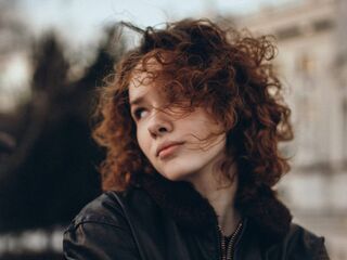 camgirl fingering shaved pussy MelisaEischens