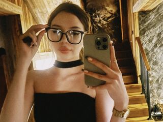Kinky webcam MiaForester