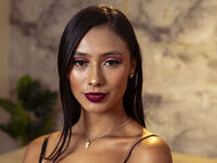 camslut naked MiaRozzi