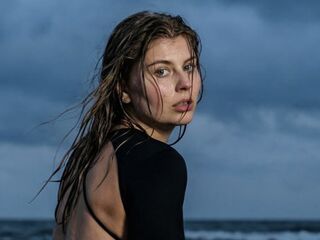 shower webcam MilaOlivers