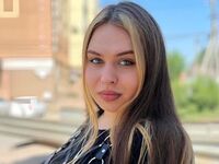 cam girl playing with sextoy MilaPlus