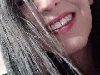 masturbating camgirl MonicaFerilli