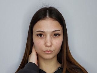 camgirl masturbating with dildo MyriamSandella