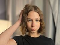 camgirl fingering bald pussy OdelindaBradway