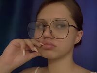 cam girl playing with dildo OdelynAppleberry