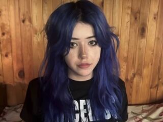 naughty camgirl masturbating with vibrator PixieFrost