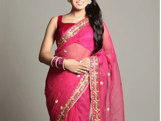 naked webcam girl photo PriyaArmani