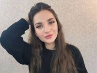 camslut spreading pussy RozellaMalak
