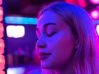naked girl with webcam masturbating with dildo SabineSoffel