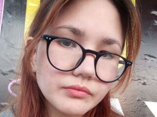 girl showing tits SilvanaTopps