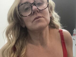 fingering girl webcam  SophiaHillUk