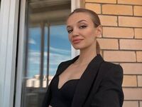 webcam babe chat room SuzanUemura
