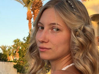 cam girl fingering pussy TainaTatge