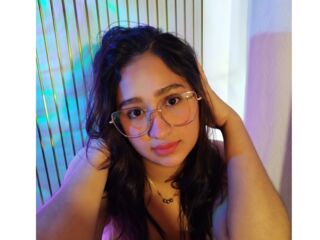 camgirl masturbating with sextoy ThaisRose
