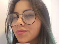 girl shaving pussy ThiaraSanchez