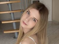 topless cam girl ThoraBeskom