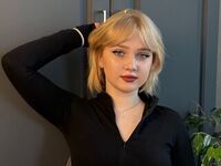 naked girl with webcam masturbating with vibrator UdelaGoodhart
