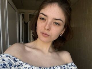 nude webcam UshaSolgovic