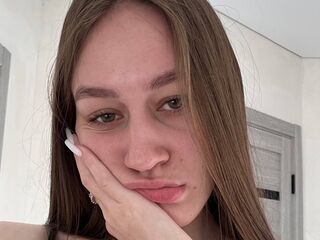 naked cam girl masturbating VeraScott