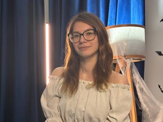 nude cam WilliemaeWittlin